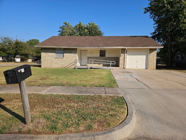 Photo - (4) Bed/(2) Bath New Flooring and Fresh Pa...