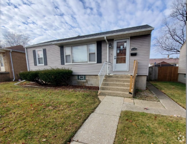 Building Photo - 3 Bedroom Hammond Home