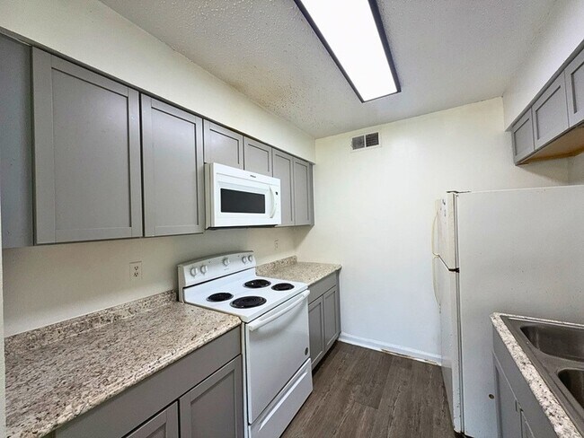 Photo - 2613 Amherst Ct