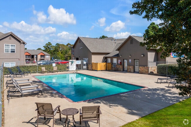 Piscina - Arbor Pines