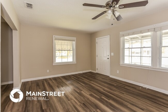 Photo - 3114 N 3rd St Cir