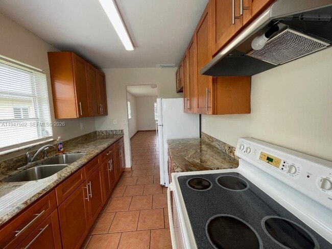 Photo - 10104 SW 20th St