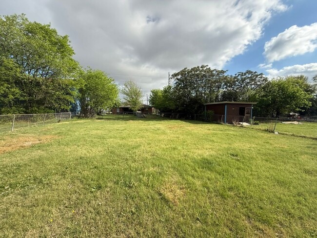 Photo - Updated 3-bedroom house with HUGE YARD!!