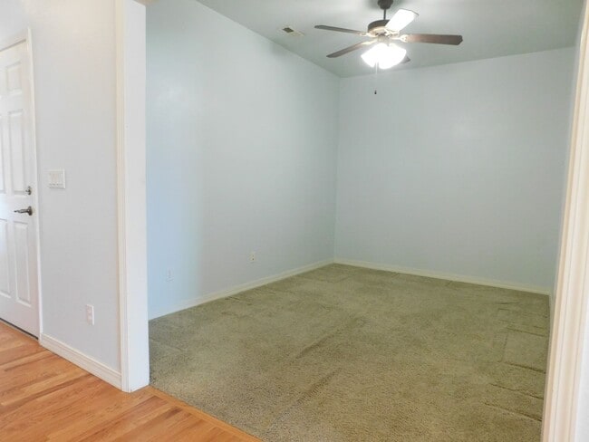 Photo - Quiet Neighborhood!