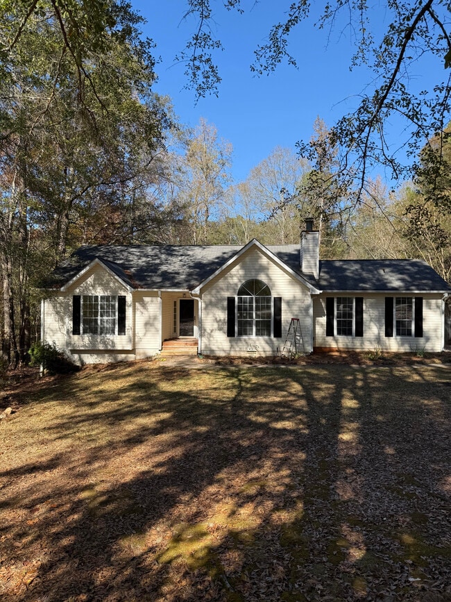 Front - 129 Winchester Dr