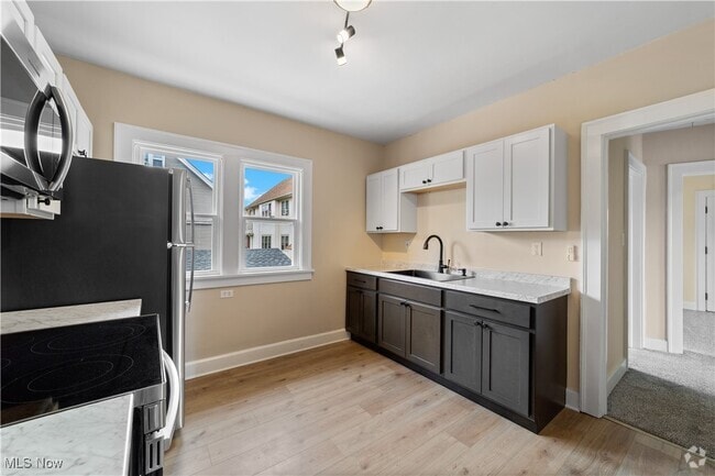 Building Photo - 4360 W 45th St Unit Up Rental