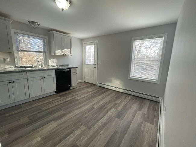 Photo - 3 Superior Dr