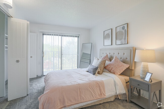 1 BR, 1 BA - 528 SF