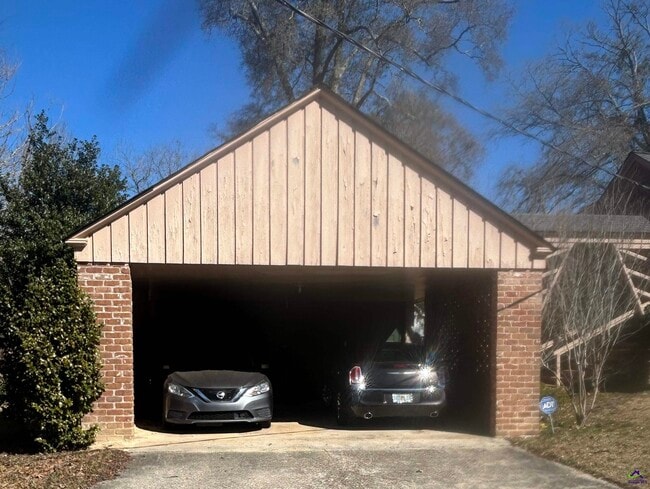 Photo - 601 Engram St