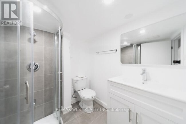 Photo - 975 Broadview Ave Unit Lower
