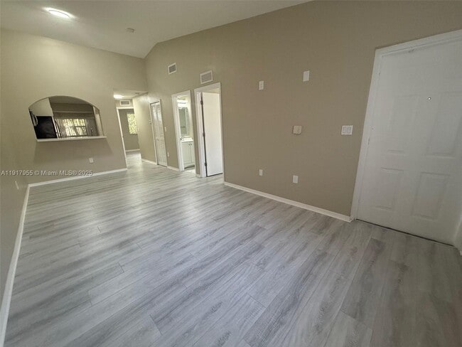 Photo - 2911 SE 13th Rd Unit 202-40