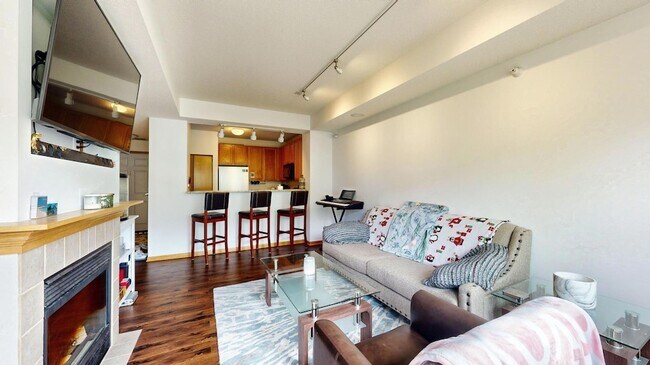 Photo - 560 N 2nd St