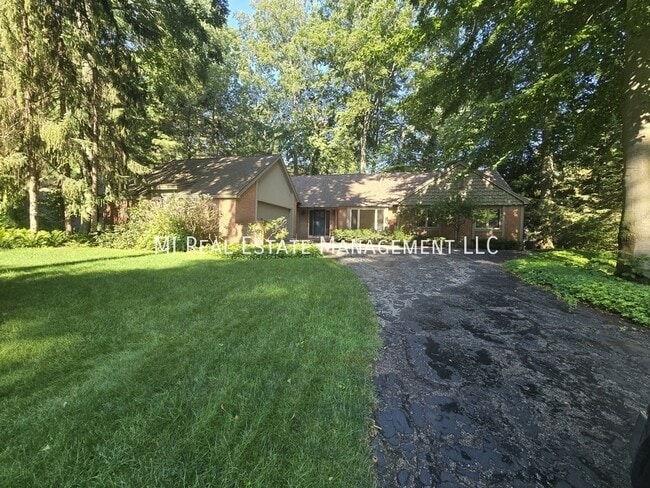 Building Photo - 1268 Oakhampton Rd