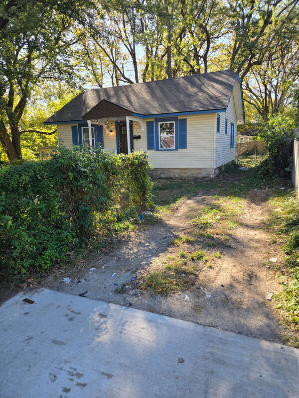 Photo - 2501 E 68th Terrace