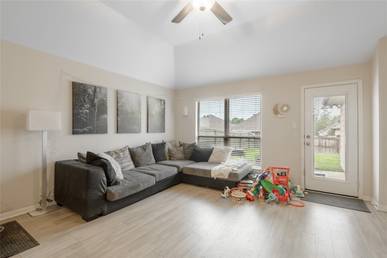 Photo - 106 Rudder Wy