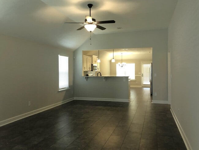 Photo - 879 Goodale Dr