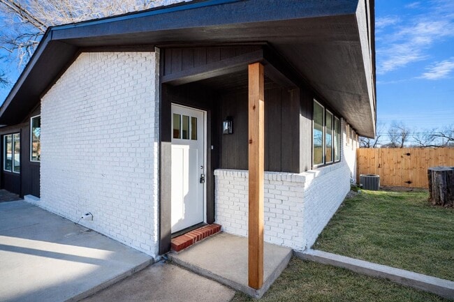Photo - Modern Chic 3 Bedroom W/ Flex Space!