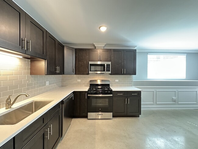 Photo - 4117 S Michigan Ave Unidad SG