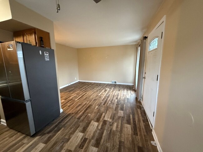 Photo - 1839 Ackley Ave