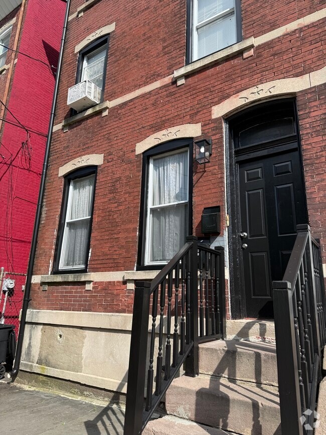 Building Photo - 362 Brunswick Ave Unit 1 Rental
