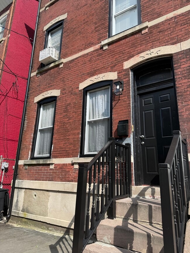 Building Photo - 362 Brunswick Ave Unit 1 Rental