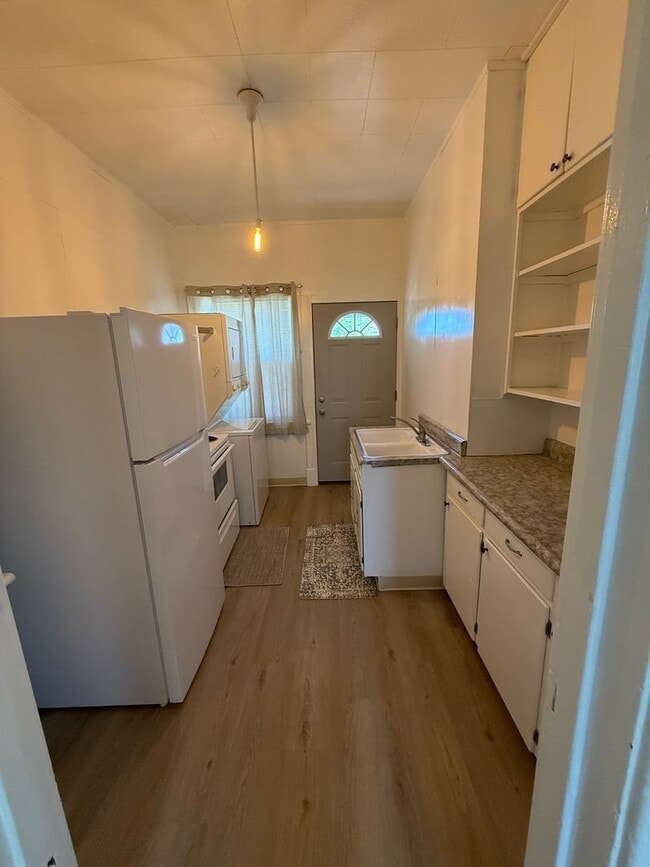 Photo - 101 E 19th St Unit 101 E 19th St Apt 4