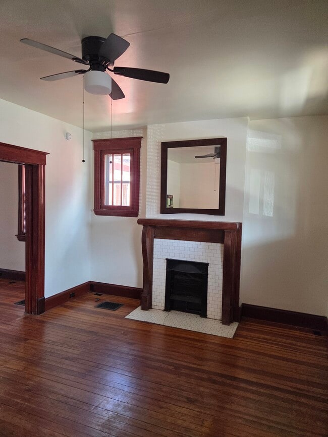 Photo - 229 E 5th St Unit 1