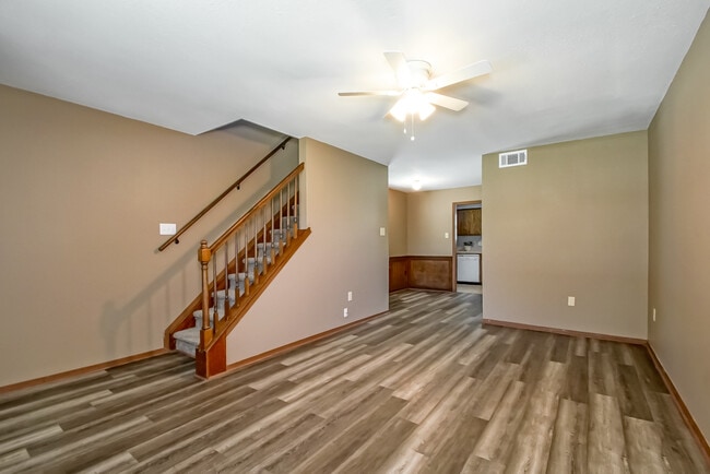 Photo - 16382 Hooper Rd Unit A1