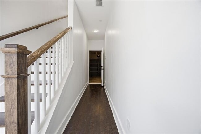 Photo - 211 Bass St SW