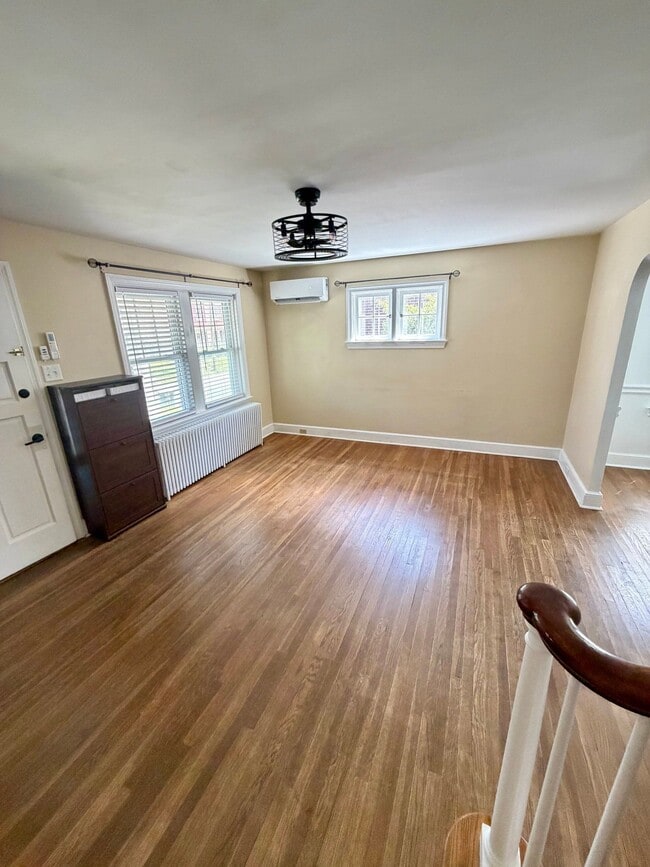 Photo - 844 E Madison St