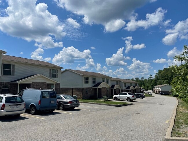 Building Photo - Holly View 2BR 60%