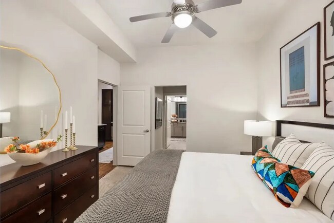 Photo - Upscale 1/1 Apt – Style, Comfort & Conveni... Unit 19YT1