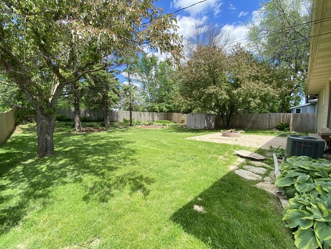 Photo - 315 2nd St NW