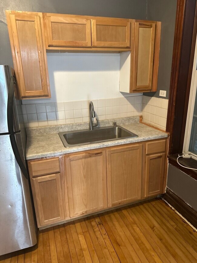 Photo - 3243 N Hoyne Ave