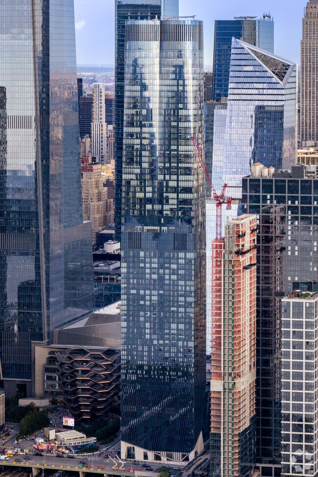 Photo - NEC W 30th St & 11th Ave