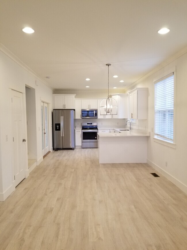 Photo - 417 Juniper Dr
