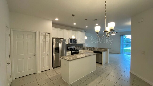 Photo - 6952 Tussilago Way