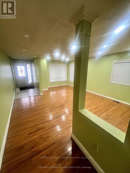 Photo - 29 Hollowgrove Blvd