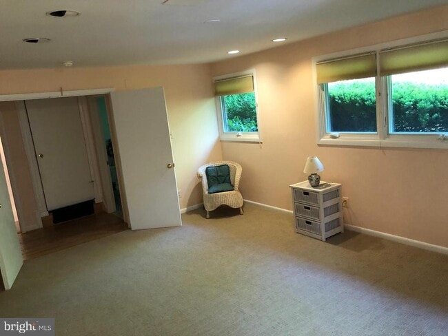 Photo - 9700 Kenmore Dr