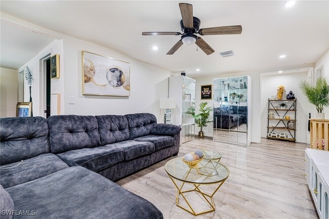 Building Photo - 2012 Wright St