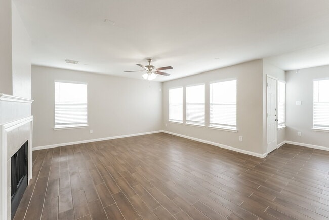 Photo - 16102 Dawn Marie Ln
