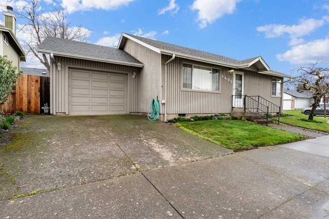 Photo - Large 2 bedroom 2 bathroom duplex with garage! $500 OFF YOUR FIRST MONTH’S RENT!