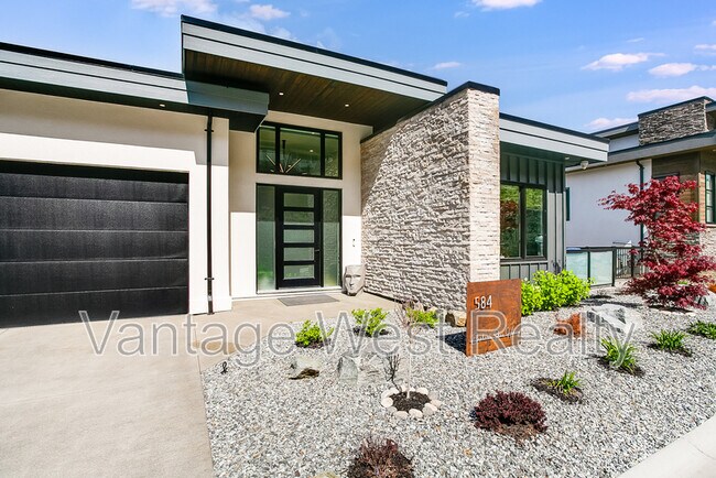 584 Clifton Ct