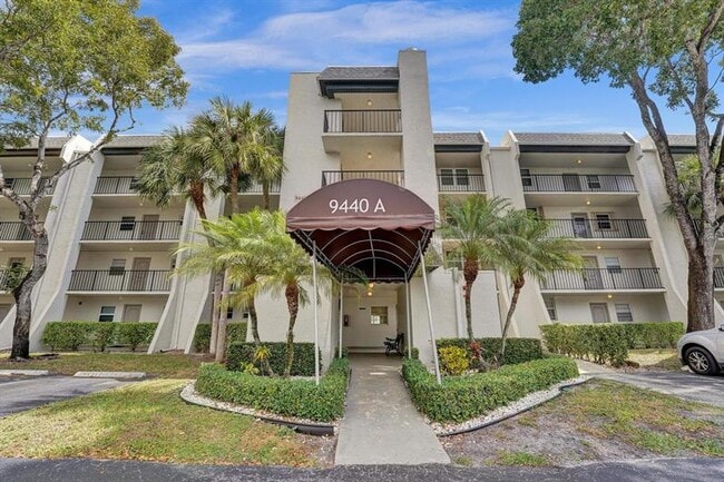 Building Photo - 9440 Poinciana Pl Unit 109 Rental