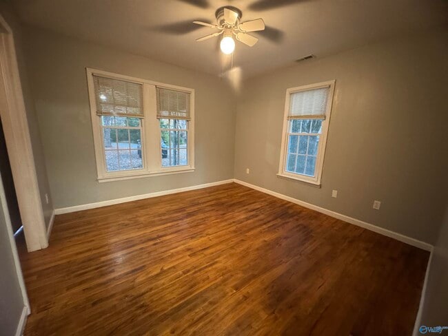 Photo - 2411 Kildare St NW