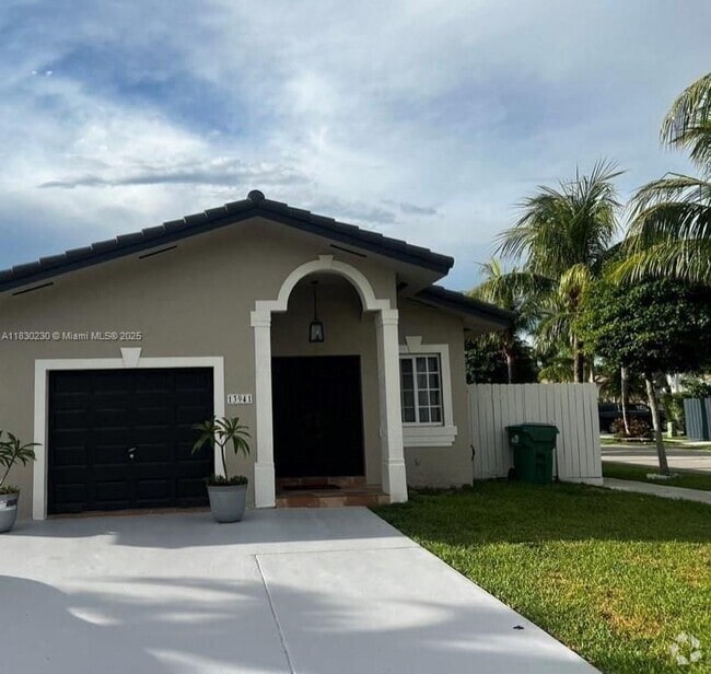 Building Photo - 13941 SW 13th St Rental