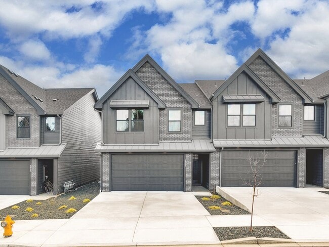 Building Photo - 6829 NE 132nd Way