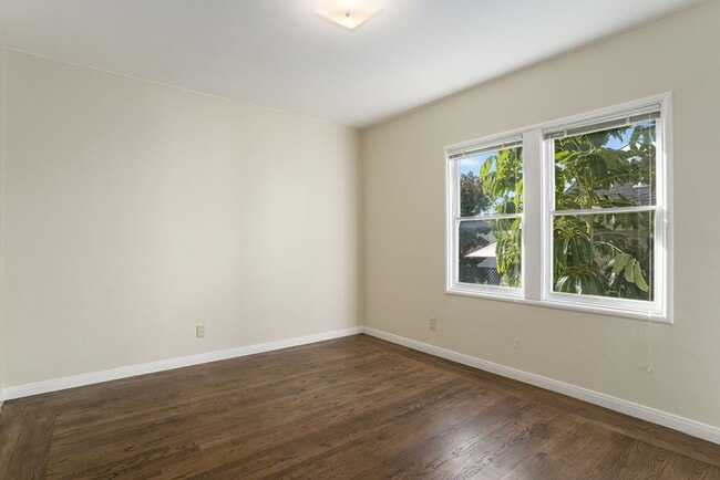 Photo - 2432 Webb Ave Unit 2432 Webb Ave #A - LU