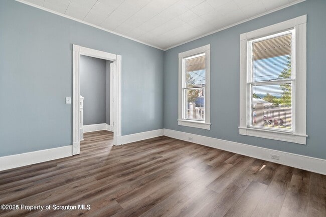 Photo - 724 Electric St