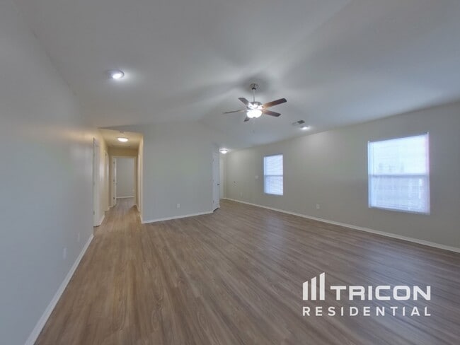 Photo - 3634 Charterhall Ln